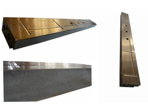 Ware-plate-with cladding welding on steel base